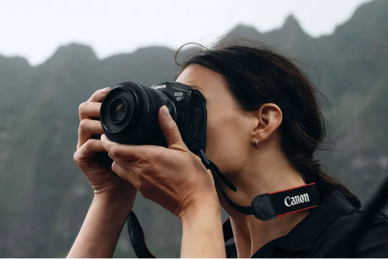 Фотоаппарат Canon EOS R7 черный 32.5Mpix 2.95" 4K WiFi RF-S 18-150mm f/3.5-6.3 IS STM LP-E6NH