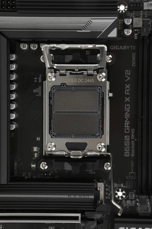 Материнская плата GIGABYTE B650 GAMING X AX V2, AM5, B650, 4*DDR5, DP+HDMI,  4 SATA 6 Гб/с, M2, Audio, Gb LAN, USB 3.2, USB 2.0, Type-C, COM*1 header, ATX