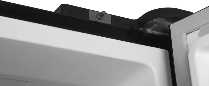 Холодильник Hyundai CM55043F 3-хкамерн. черный