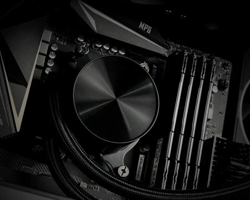 Система водяного охлаждения ID-Cooling FX240 Pro Soc-AM5/AM4/1151/1200/2066/1700 черный 4-pin 25dB Al+Cu 300W Ret
