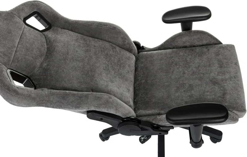 Кресло игровое Zombie Ghost Fabric серый Light-19 с подголов. крестов. пластик