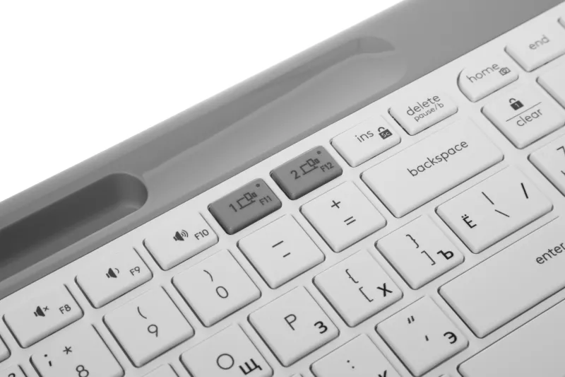 Клавиатура Logitech K580 белый/серебристый USB беспроводная BT/Radio slim Multimedia (920-009209)