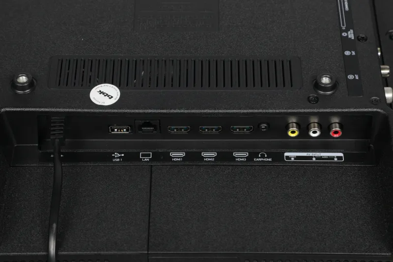 Телевизор LED BBK 42.5" 43LEX-8264/UTS2C Яндекс.ТВ черный 4K Ultra HD 60Hz DVB-T2 DVB-C DVB-S2 USB WiFi Smart TV