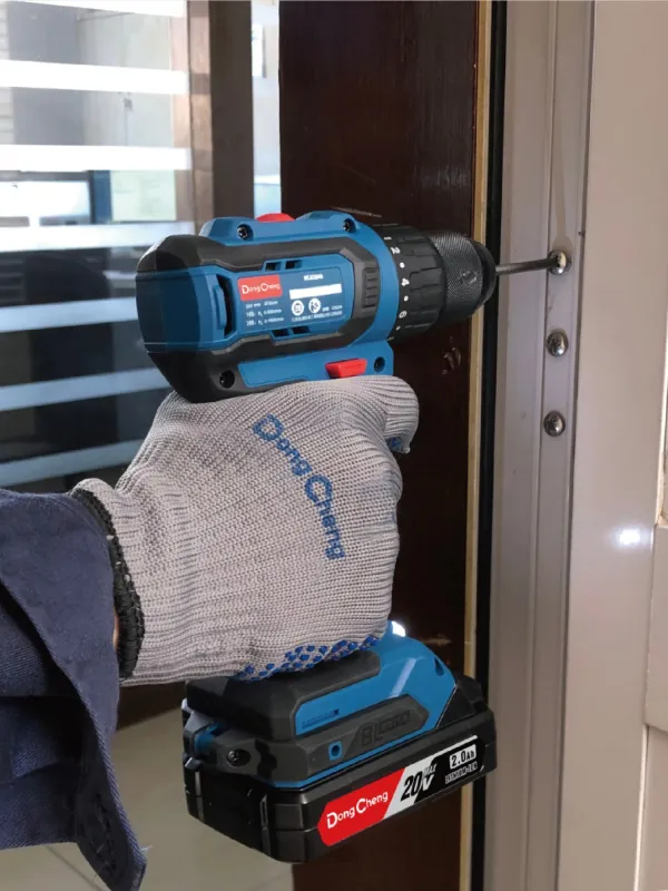 Дрель-шуруповерт DongCheng DCJZ2040 аккум. патрон:быстрозажимной (кейс в комплекте) (DCJZ2040(TYPE AM))