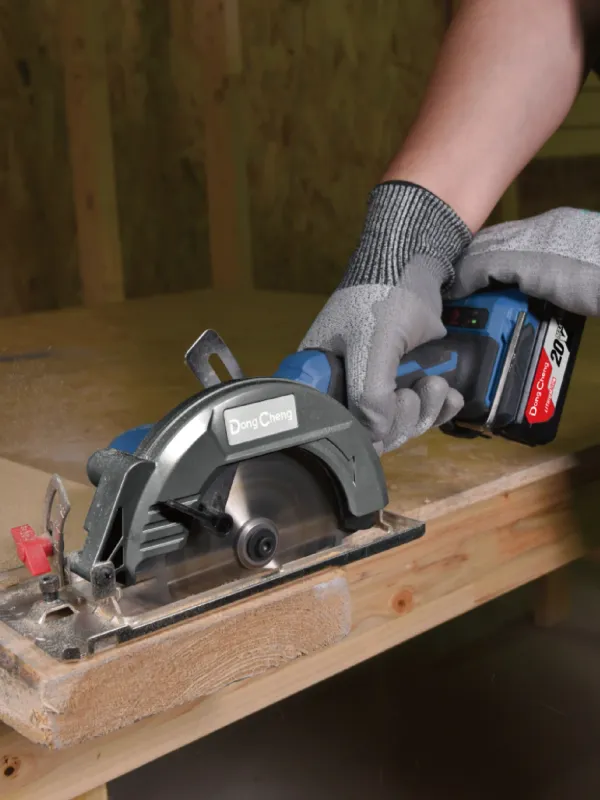 Циркулярная пила (дисковая) DongCheng DCMY140S (ручная) D диска.:140мм (DCMY140S(TYPE EM))